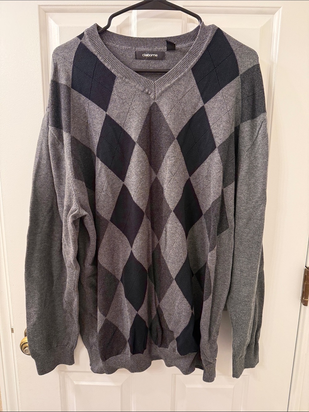 Claiborne Men’s Gray and Black Argyle V-Neck Sweater